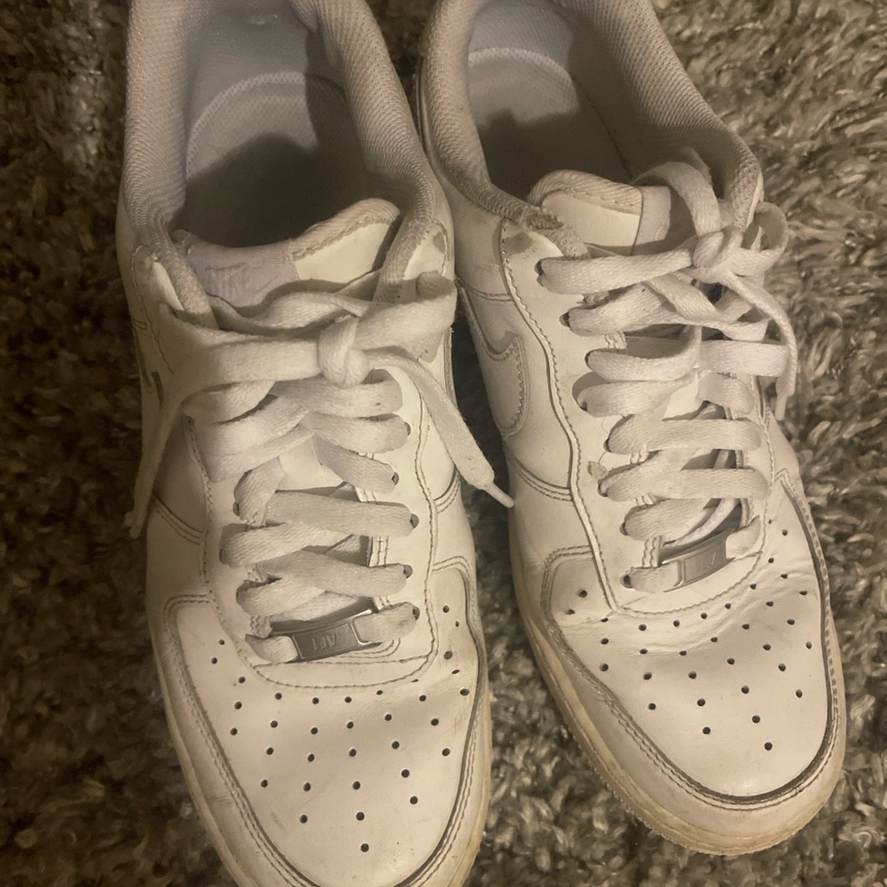 White nike air forces